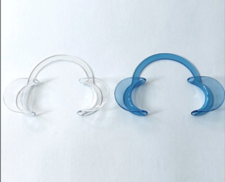 cheek retractor3